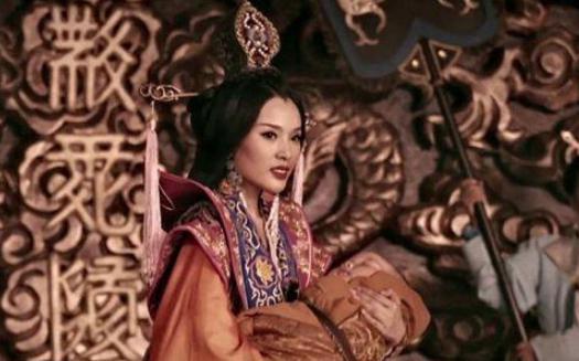 皇帝13岁爱上了嫂子,王朝也因此变得更强大