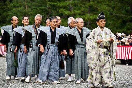 日本的和服和中国的唐装有什么区别