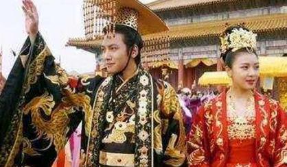 她本来是一位宫女的身份 因为太监的失误让她成为了皇后