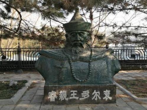 她生下了三位开国功臣,最后被逼殉死