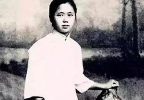 查品珍是谁
