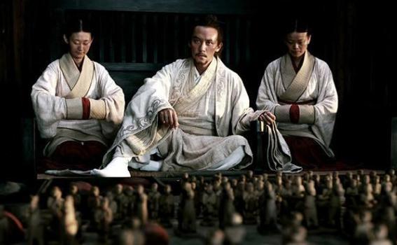 萧何恪尽职守被刘邦夸奖,却不知自己大祸临头