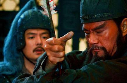 关羽眼高于顶,三国之中只有这两人能让他敬佩!