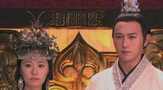妃子遇到危险侍卫却见死不救,皇帝:干得好!