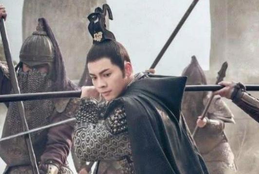 妃子遇到危险侍卫却见死不救,皇帝:干得好!