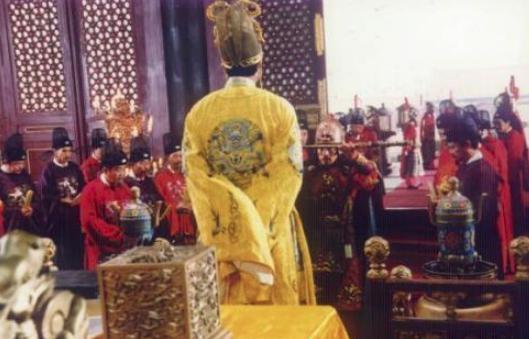 布衣天子写下一诗，让大臣们心服口服