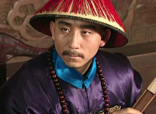 清朝时期,和珅跟李卫谁的官职更大