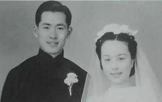 她出生豪门嫁戏子,为何一生坎坷