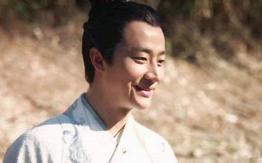 芈月死前要求男宠陪葬,男宠因朋友的一段话得救