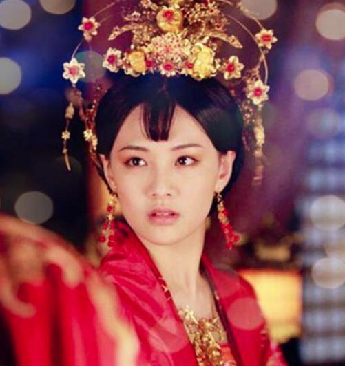 大臣妻子怀孕,皇帝知道后说:怀的一定是女孩