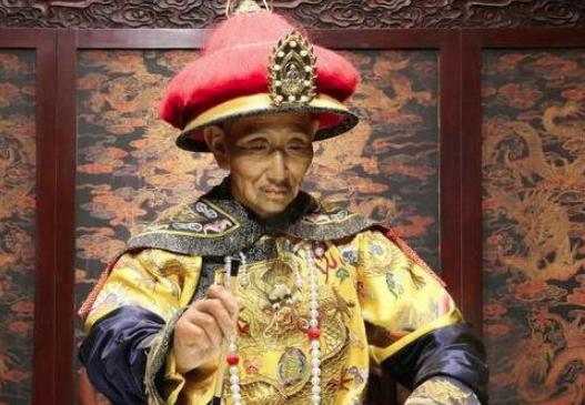每年过年康熙都要写“福”字送大臣,后来为何不写了