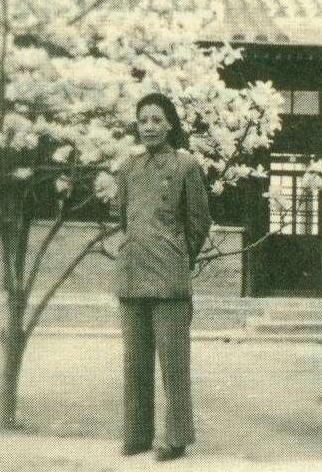 秦德君简介：长期从事革命活动