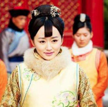 她14岁就当了皇后,却能稳坐后位64年