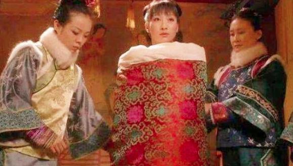 清朝时期,侍寝嫔妃为何要卷在被子里