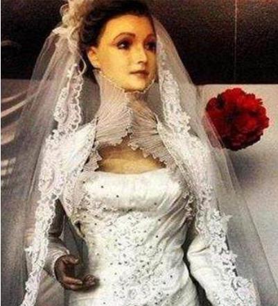 帕斯卡拉到底是干尸新娘还是塑料模特 腿上都可以看到血管