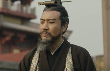 青梅煮酒论英雄!曹操真的把刘备当英雄吗