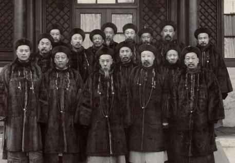 为何在慈禧死后的短短四年间 清朝就迅速走向灭亡呢