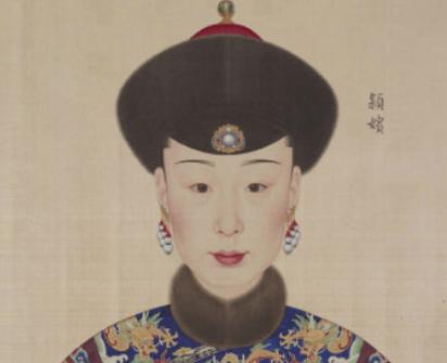 她是乾隆亲封的贵妃,最后死得莫名其妙
