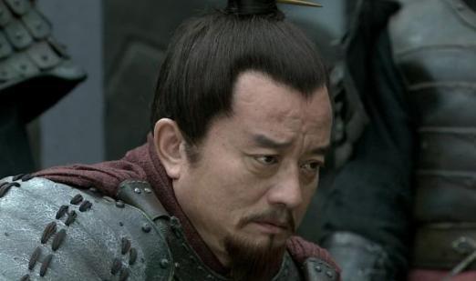 袁术四世三公家底丰厚，是什么让他在三国的舞台上早早退幕