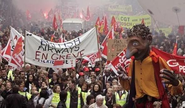 民粹主义：该理念拥护平民掌控政治，反对精英或贵族掌控政治
