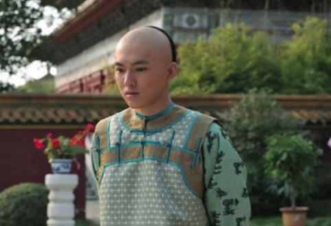 雍正临终赐死皇三子弘时,让乾隆稳坐皇位60年