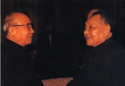 屈武的人生事迹都是什么样的 他的传奇经历是什么样的