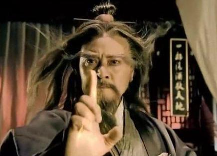 铁掌帮上任帮主上官剑南是抗金名将韩世忠部下的将领，他死后，铁掌帮就开始助纣为虐！