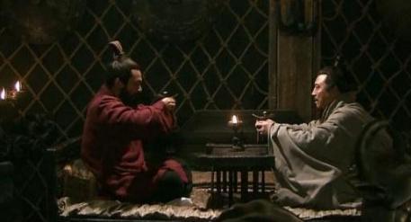 “郭嘉不死,卧龙不出”前面是什么