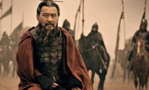 “郭嘉不死,卧龙不出”前面是什么