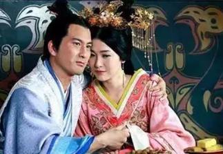 丑女被皇帝纳入后宫,准备临幸时,却写诗激走皇帝