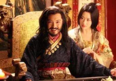 丑女被皇帝纳入后宫,准备临幸时,却写诗激走皇帝