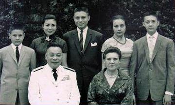 蒋纬国的夫人是谁