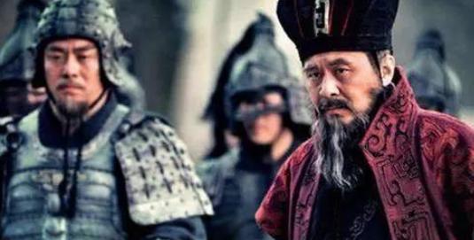 此人谋略胜过司马懿,曹丕想用却被曹操处死