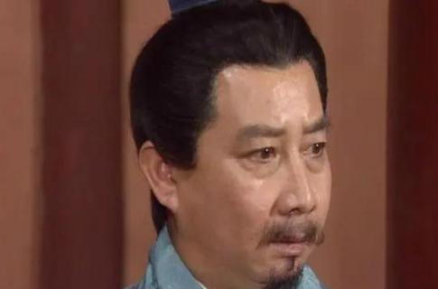 托孤大臣张昭对孙权有什么帮助