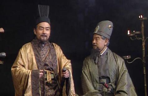 托孤大臣张昭对孙权有什么帮助