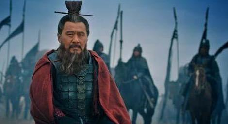 曹操去小妾房里休息,为何醒来将其杖毙?