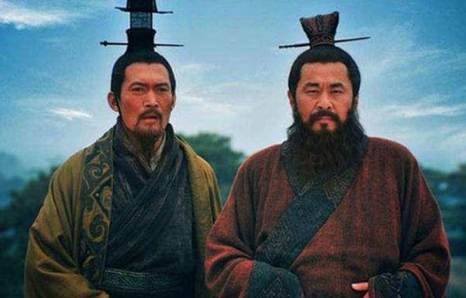 曹操想上位被阻止,为何世族纷纷支持曹丕