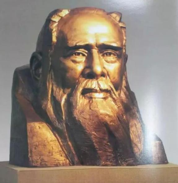 美国总统曾给他打工拎包，死后总理亲自葬八宝山，是真正的黑帮大佬！