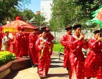 清朝结婚和现在的有什么不同之处 从开始到成亲分为三个阶段