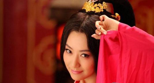 她长相倾国倾城,却被儿子强幸?最终郁郁寡欢而亡!