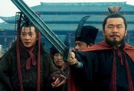 汉献帝真的十分软弱吗 他的一句话竟然让曹操吓得不轻