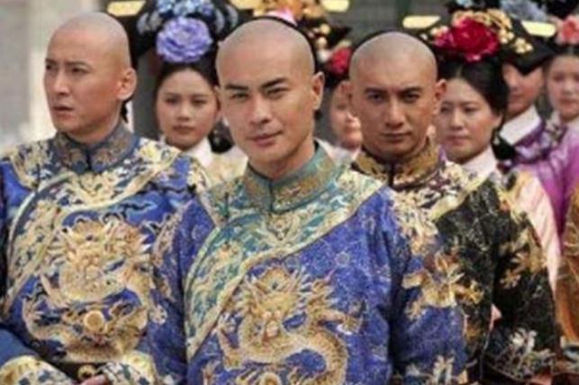 康熙63岁得一子,雍正为何把他当亲儿子养