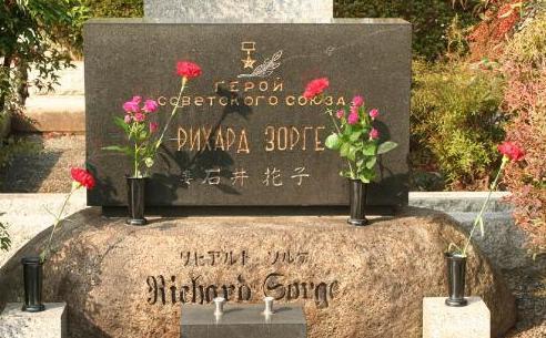 佐尔格的情报挽救了苏联,被日本逮捕后,斯大林为何见死不救