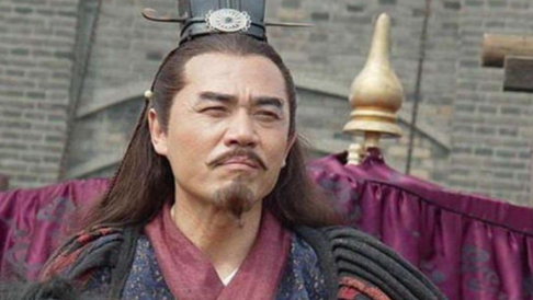 朱元璋问刘伯温谁能当大臣，他推荐了三人结果都惨死
