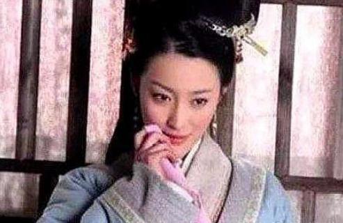 皇帝送给将军一个美女,结果这个美女和将军老婆都死了
