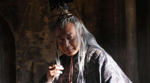 两个相似的王朝,两个相似的亡国之君!在临死时却有不一样的表现!