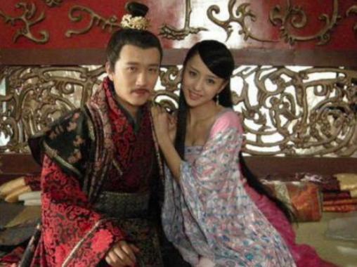 姐妹俩同嫁给皇帝,妹妹宠冠六宫,姐姐成皇后
