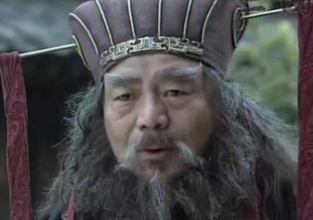 李傕郭汜爆发内讧时，贾诩为何没有劝阻他们