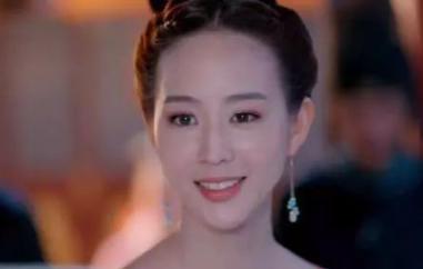 她5个月大就会说话，8岁落笔成文，是一代神童，24岁为李世民殉情 ！