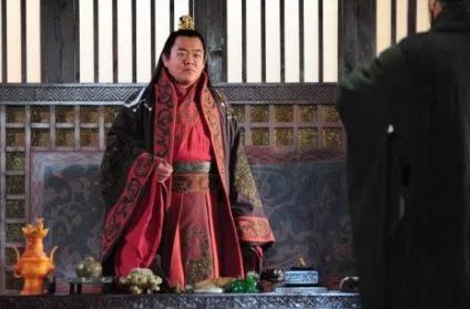 刘婵在诸葛亮临死前问了其一个问题，让诸葛亮大惊才明白刘婵不是真的无能